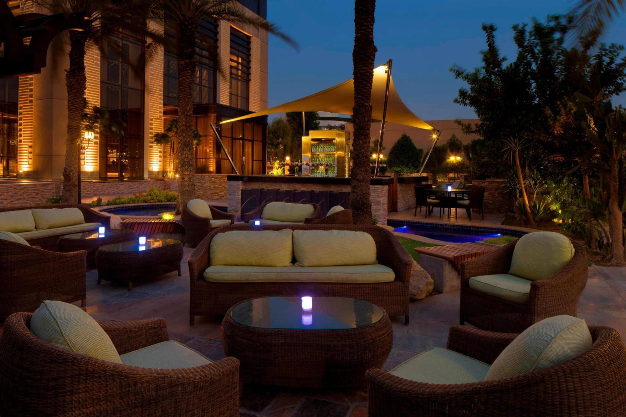 Le Meridien Dubai Hotel & Conference Centre Buitenkant foto The Westin Cairo